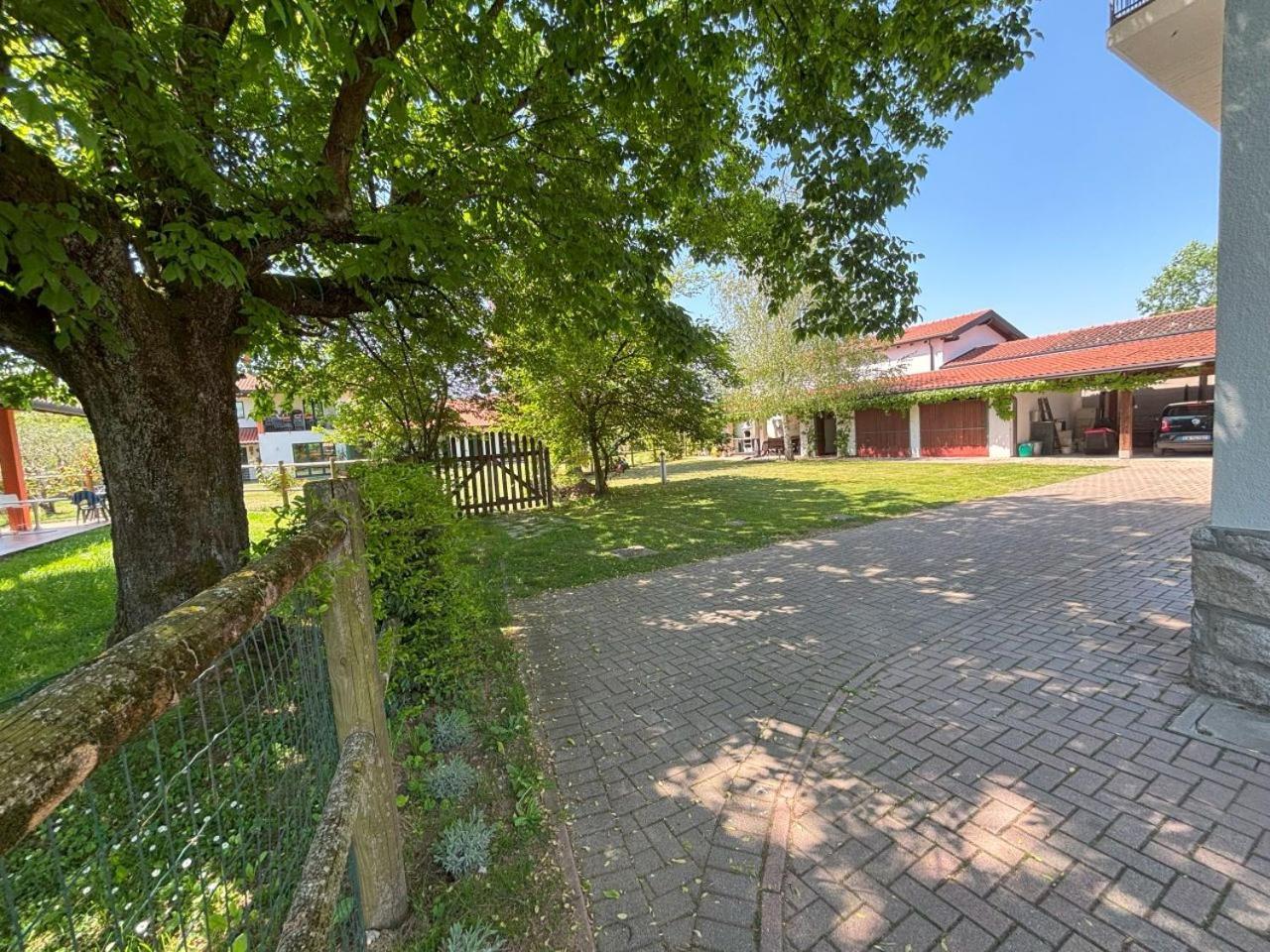 Casa Vacanze Magnolia Borgo Ticino Eksteriør bilde