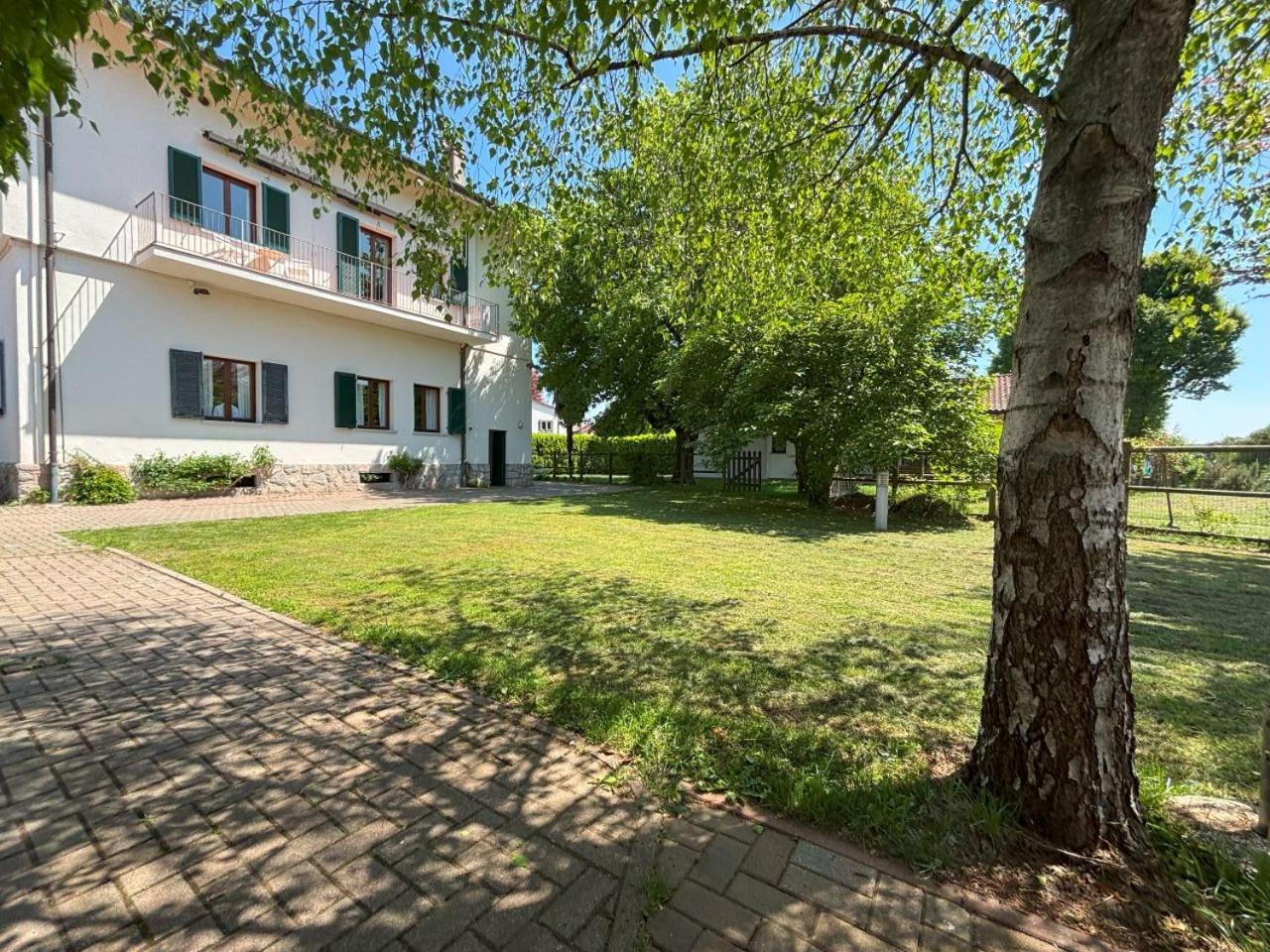 Casa Vacanze Magnolia Borgo Ticino Eksteriør bilde